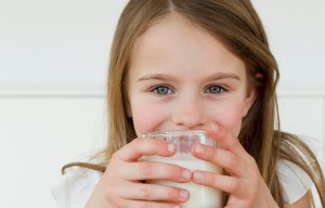 Will grab & go milk replace fizzy drinks as supermarkets push calcium-rich option?