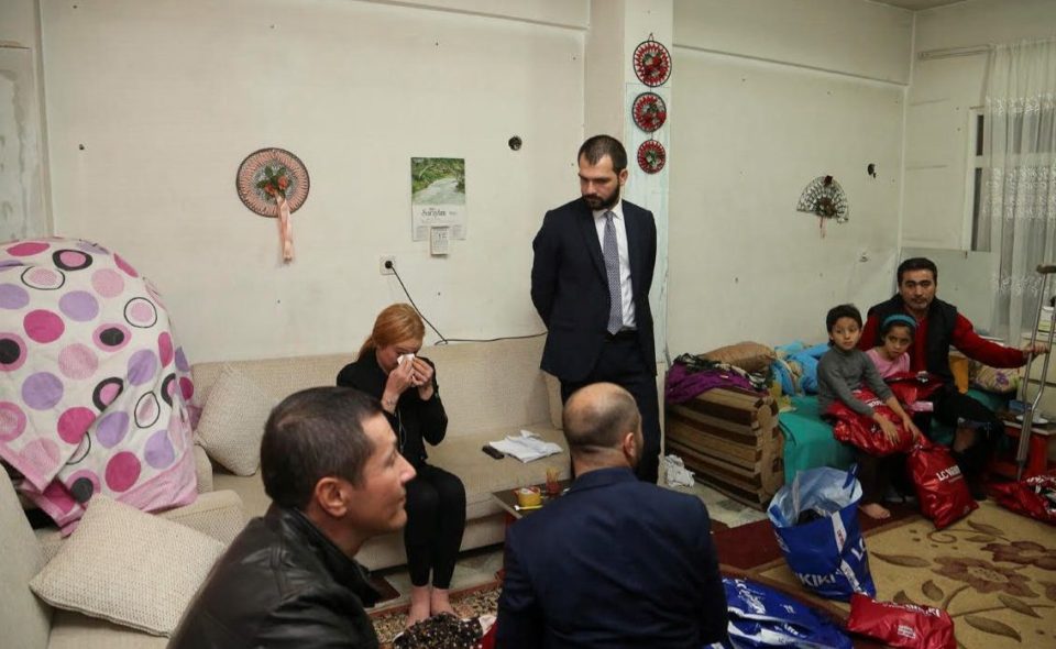 Lindsay Lohan visits Syrians