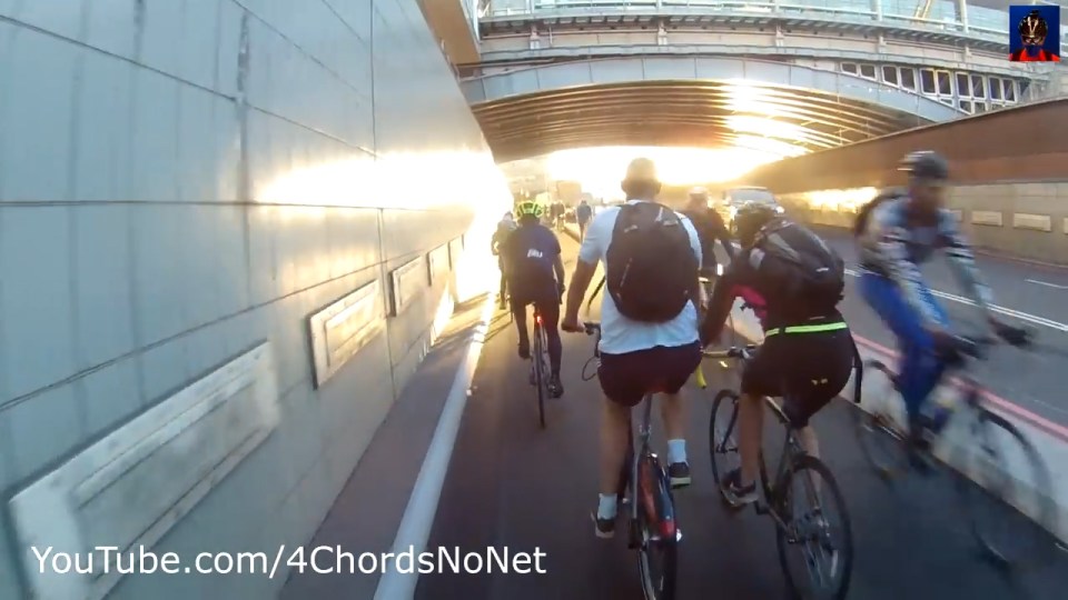 cyclists-tumble-in-high-speed-bike-crash-on-narrow-section-of-cs3-161011-00_00_24_12-still004