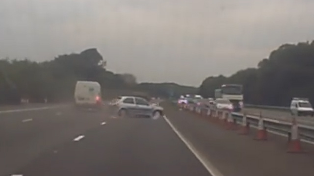 near-miss-on-the-way-to-porthcawl-this-morning-watch-the-silver-fiesta-on-suicide-mission-mp4-00_00_05_11-still002