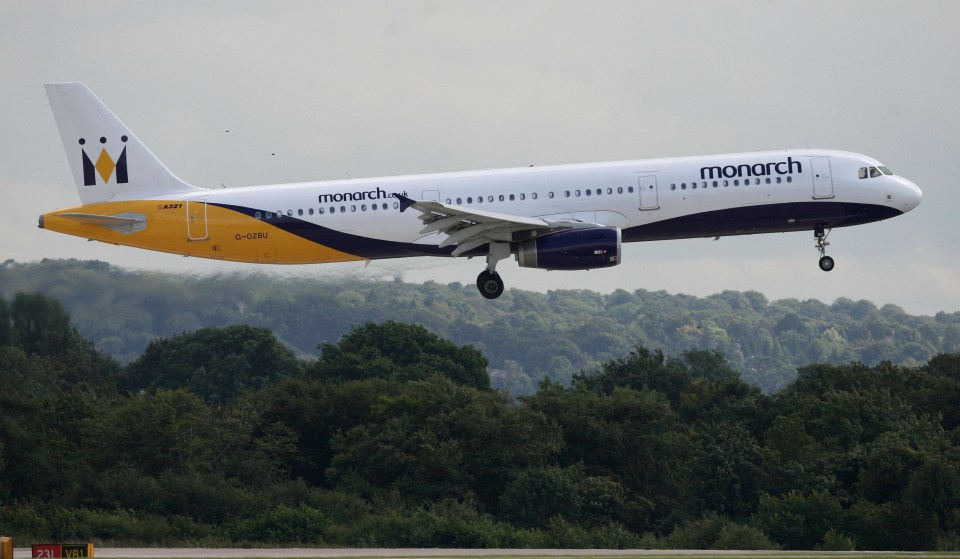 Monarch Airlines licence extended