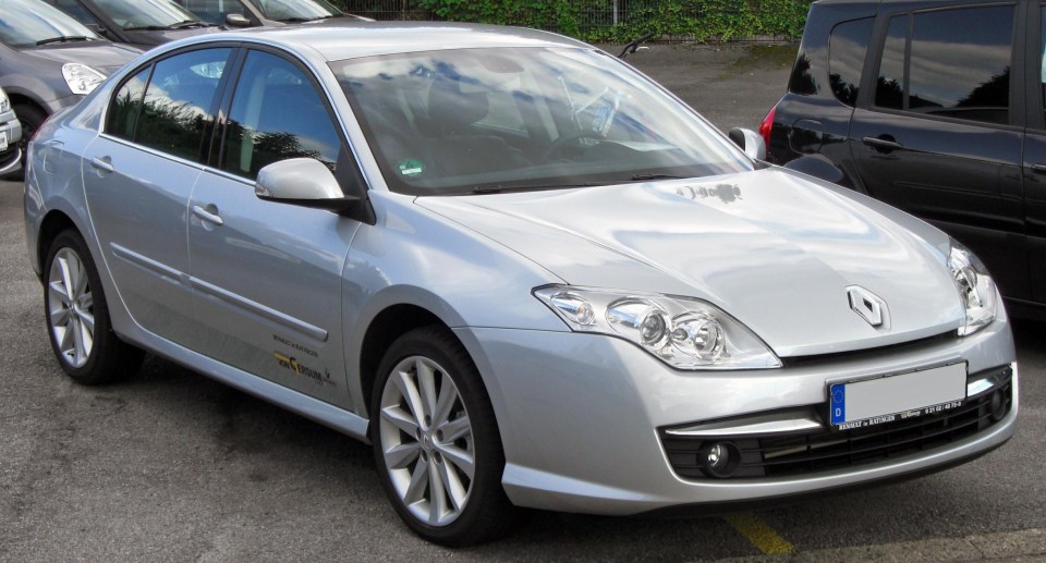 However, another examination of the Renault a week later found minute spots of blood matching Linda’s DNA in the boot and under the parcel shelf