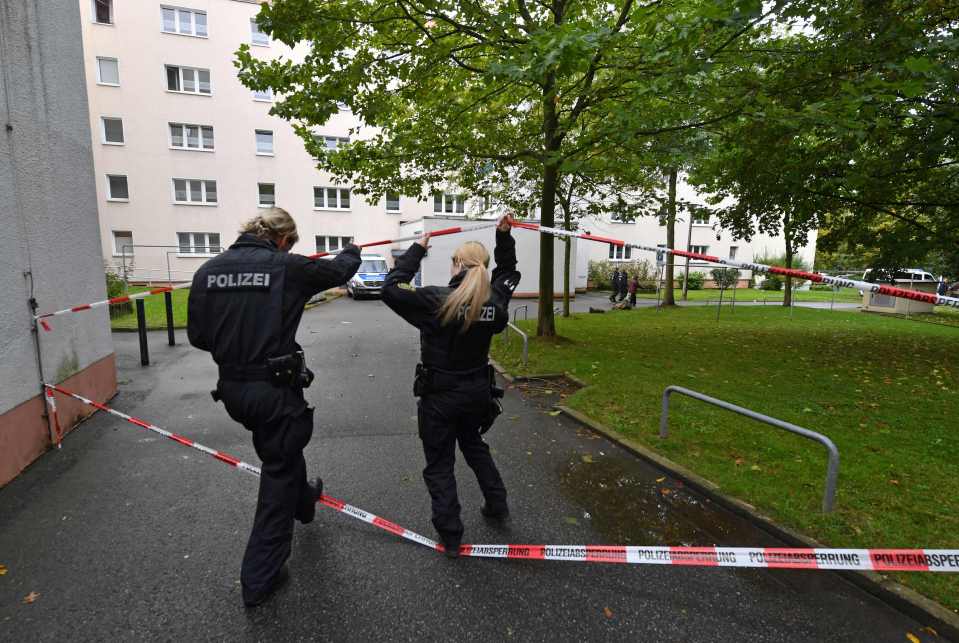 The police secures a residential area in