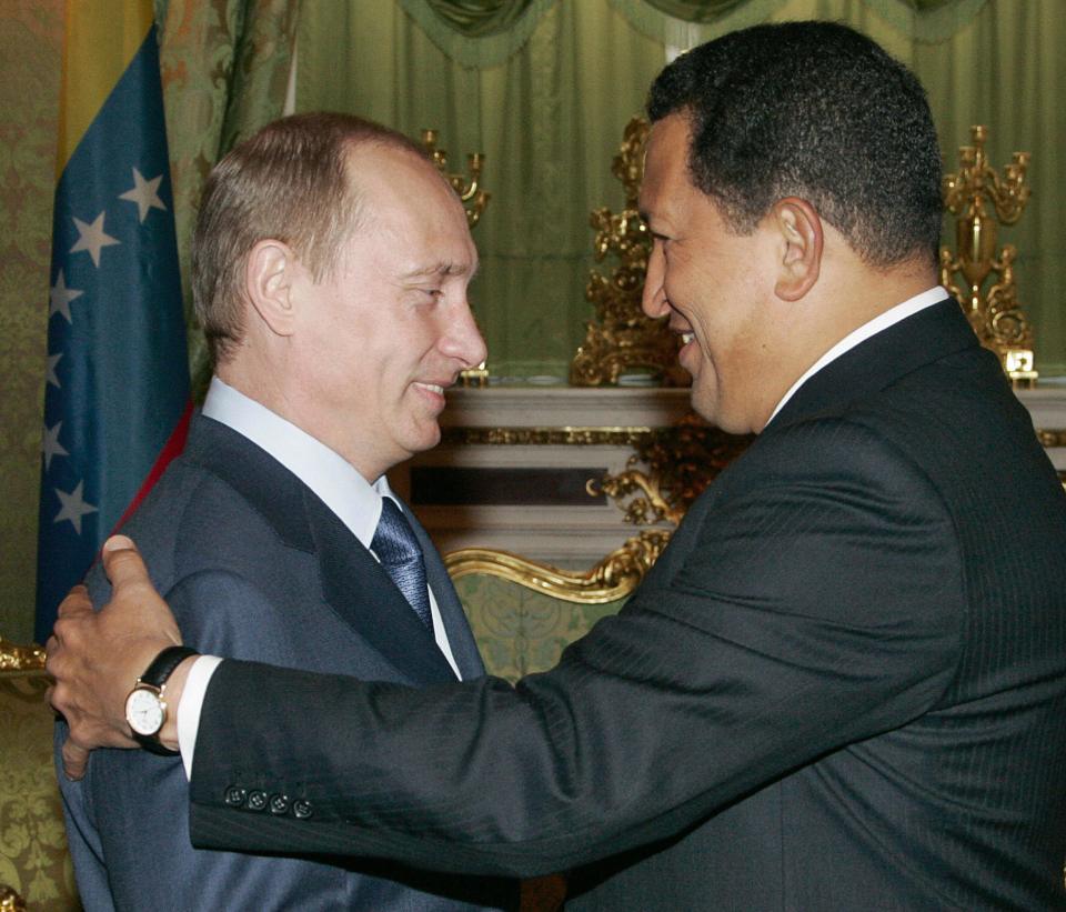 Putin meets his Venezuelan counterpart Hugo Chavez at the Kremlin in 2006