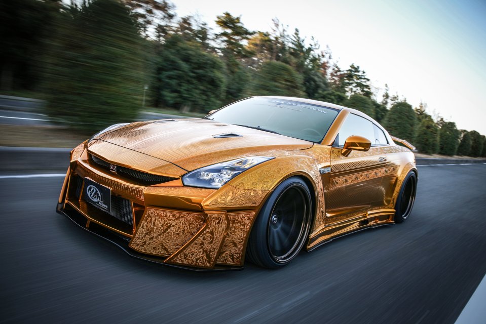The gold-plated Nissan R35 GT-R is quite possibly the ultimate accessory for bling lovers 