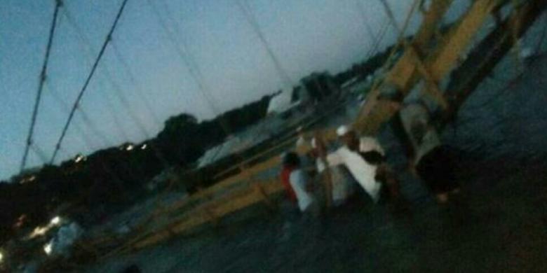 Bali bridge 