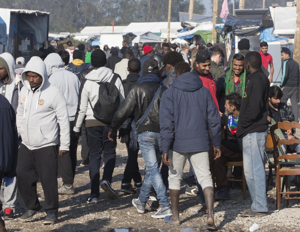 French authorities are preparing to move the 6,500 migrants to temporary accommodation centres