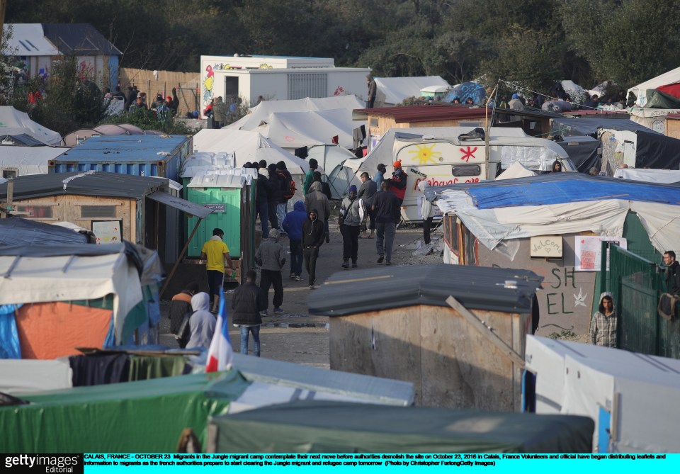 migrants leave the jungle