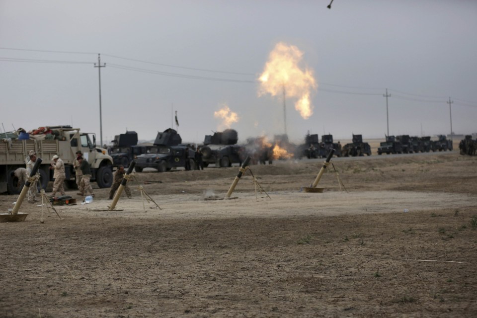 Iraqi special forces bomb Islamic State positions around Mosul