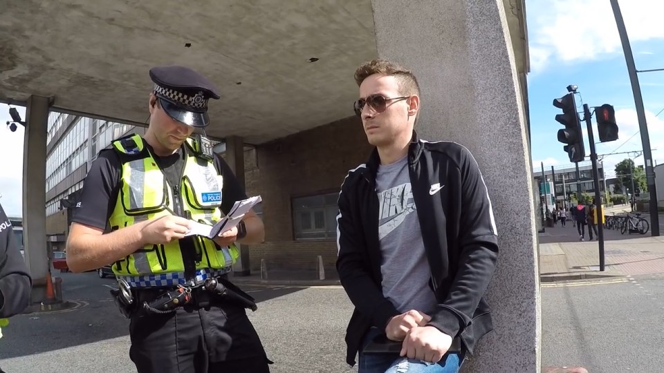 paedo-who-arranged-sex-meet-with-13-year-old-girl-snared-by-vigilante-group-161019-00_00_31_16-still007