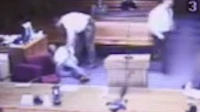 Judge scuffles with defendant after disrespectful behaviour in court