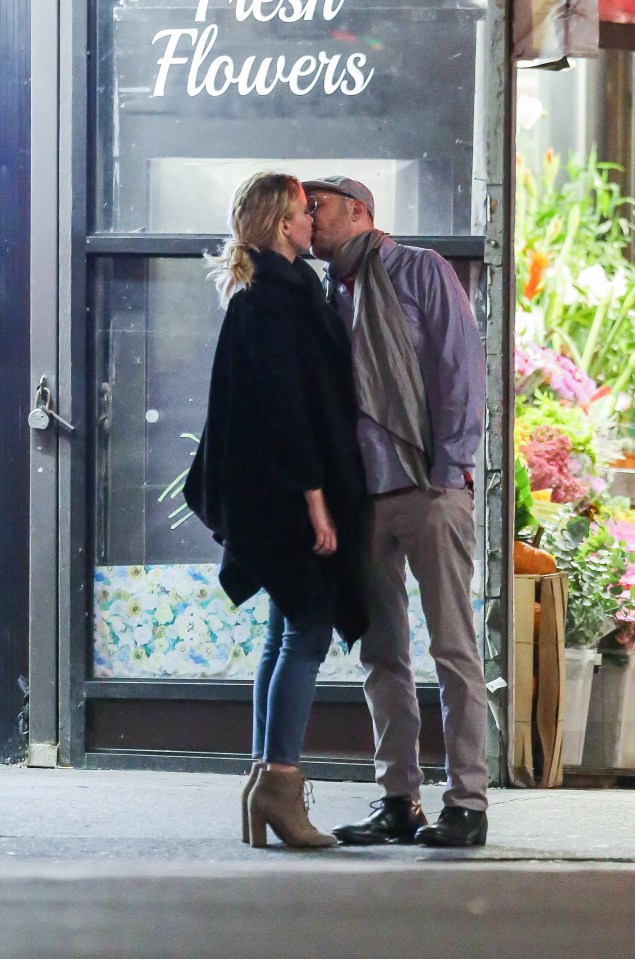 PREMIUM EXCLUSIVE: Jennifer Lawrence and Darren Aronofsky Spotted Canoodling in NYC