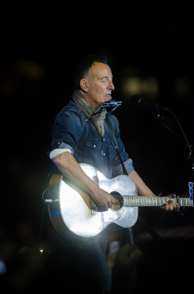 Michelle Obama, Bill Clinton, Chelsea Clinton and Bruce Springsteen plead for votes for Hillary Clinton in Philadelphia