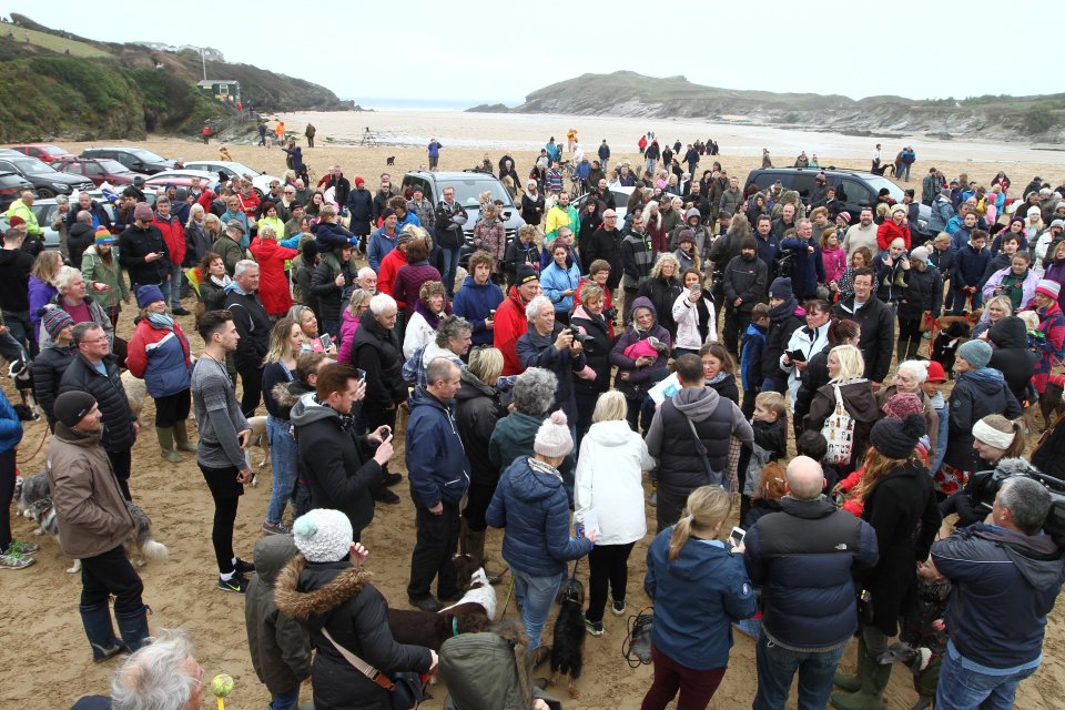 So many turned up for Walnut's last walk