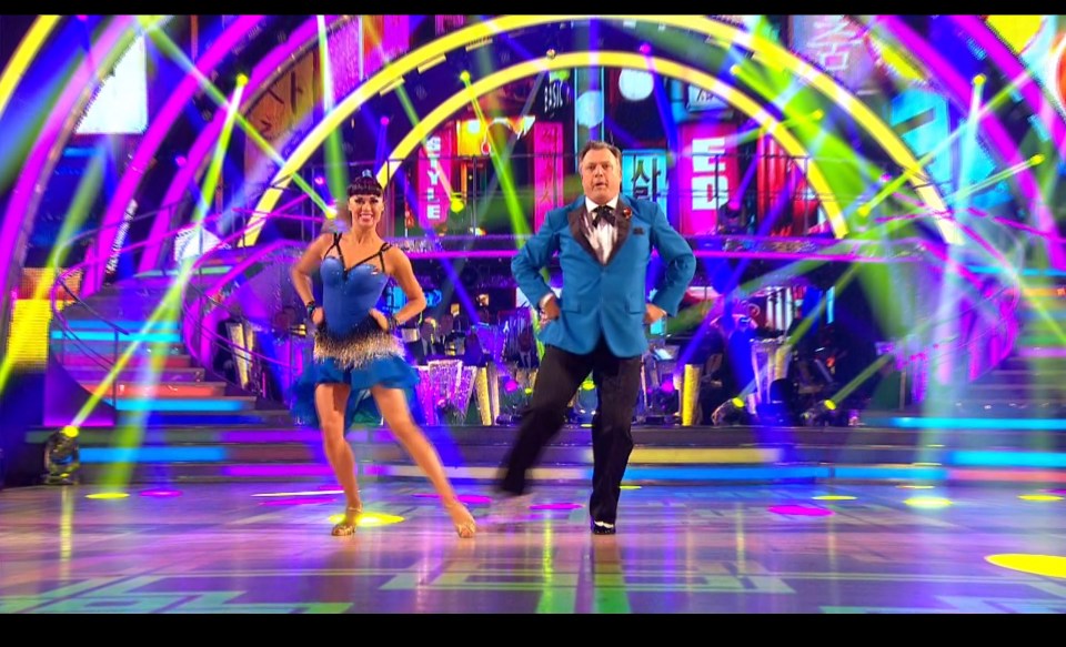 The routine incorporated some of Psy's original moves alongside salsa content