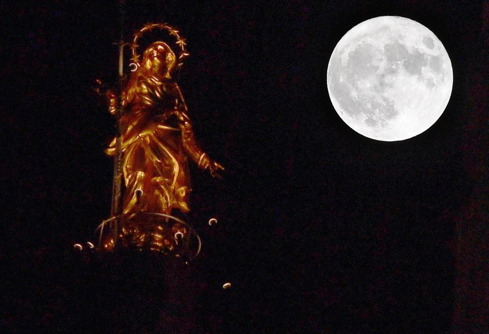 Supermoon in Milan