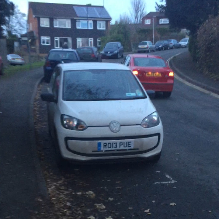  The cameraman said the warden had illegally parked his motor in a 30-minute zone