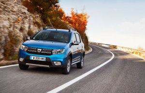 We review the Dacia Sandero Stepway 2017 - from price to economy and all its features