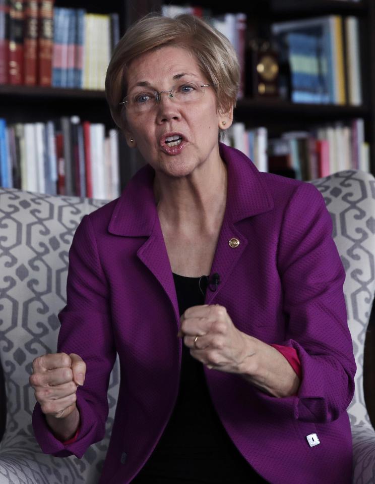  Leading Democrat Elizabeth Warren says she is trying to force through a new bill which means Donald Trump has to place his business in a blind trust - or face impeachment