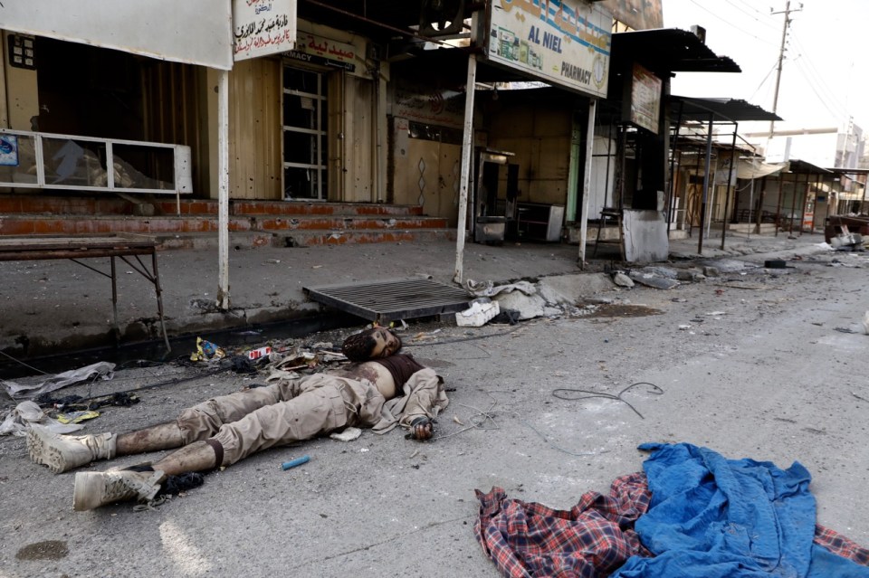 Dead ISIS jihadis in Mosul as Iraqi government troops move in