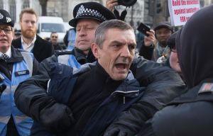 Fight breaks out between pro and anti-Brexit protesters outside the Supreme Court