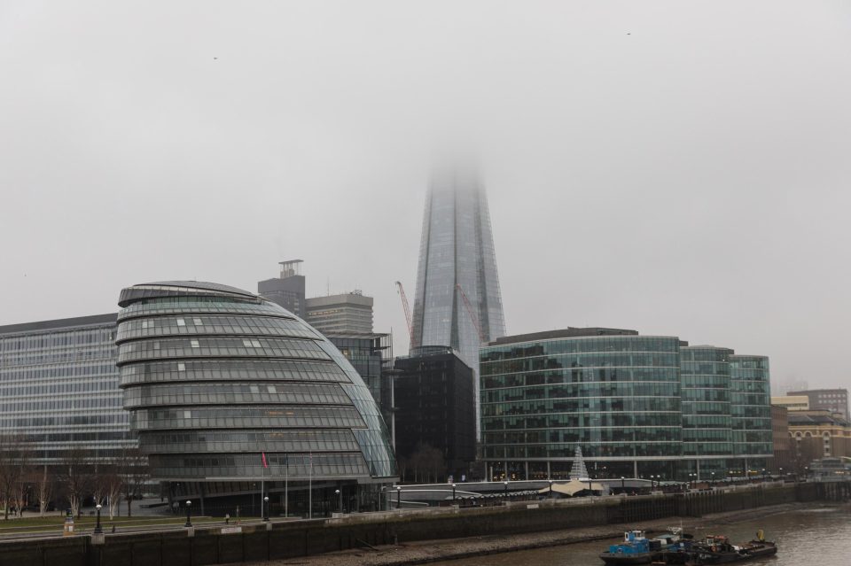 Thick fog blanketed London this weekend and is expected to continue into next week