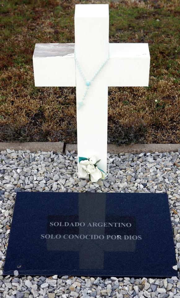  The Argentine memorial cemetery in Darwin has 123 graves marked as "soldier only known to God"