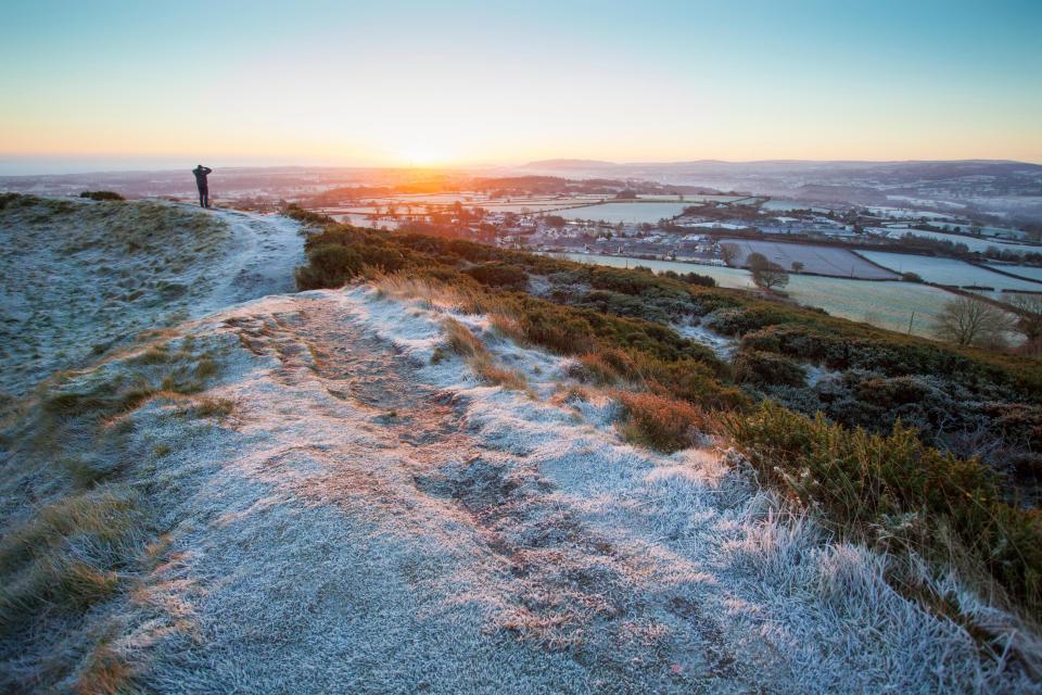  Flintshire in North Wales -temperatures will decrease of the coming days with further frost and clear nights with temperatures dipping further