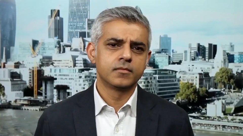  Sadiq Kahn says Southern rail passengers have been abandoned by the Government