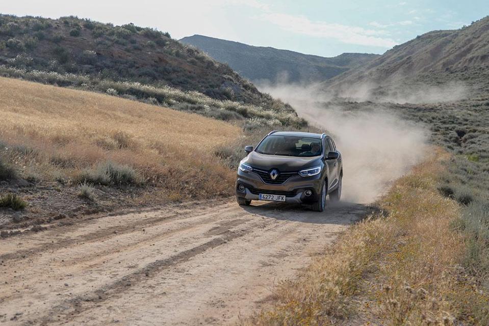  Undercut...  Kadjar arrives in the UK in September, starting at £17,995. That's less than rivals
