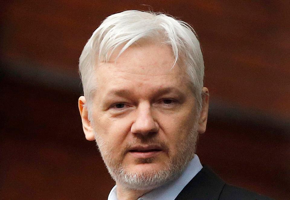  Julian Assange says he is "1,000 per cent confident" the leaked emails were not from Russia