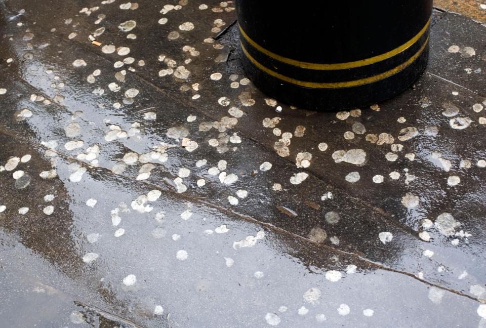  Chewing gum firms may have to tackle stains on the street