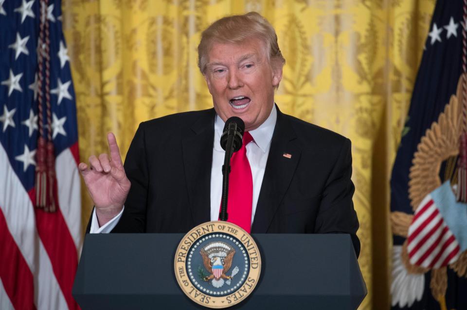  Trump slammed the CNN and BBC news today as he accused them of pedalling fake news