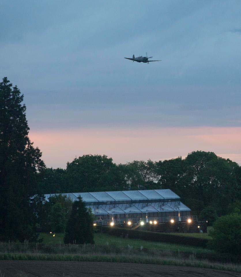 The fighter performed manoeuvres for ten minutes for the guests