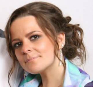 Brave aunt Kelly Brewster, 32, who shielded her niece from the deadly Manchester Arena suicide bomb blast was named as the fourth victim