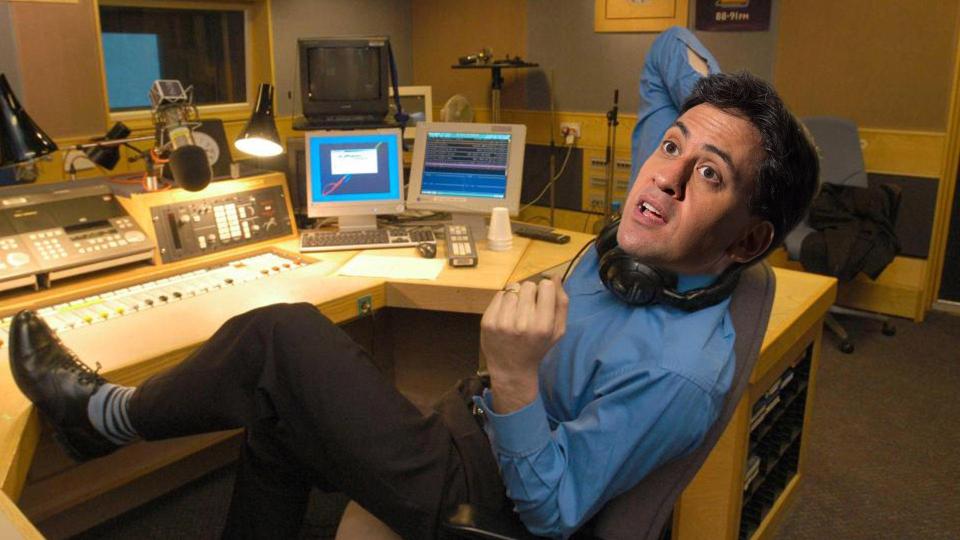  Ed Miliband had a discussion about toilets and different kinds of flush on Radio 2
