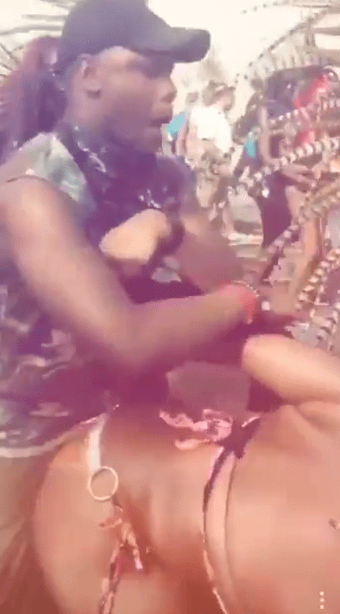  John Boyega has responded to critics of his racy dancing at the Notting Hill Carnival with a series of fun tweets