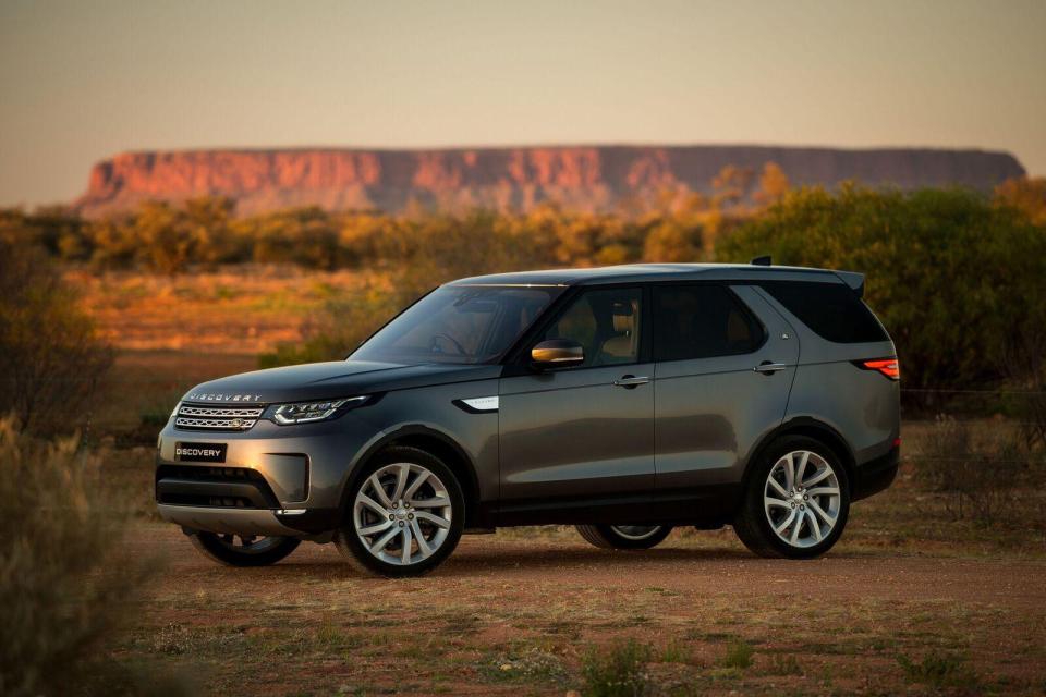  The 2018 Discovery introduces a host of new features