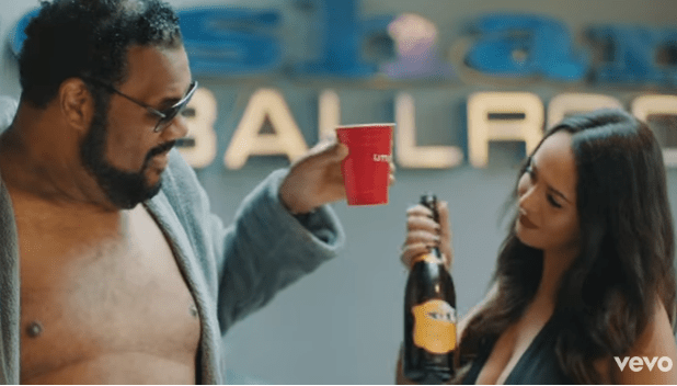 Fat Man Scoop makes a cameo in the video