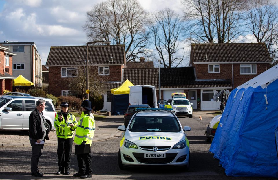 Cops searching the home of Skripal in Salisbury 