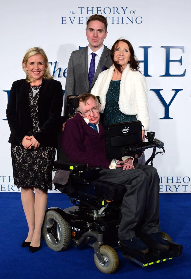  Stephen Hawking with his first wife, Jane (right) and daughter Lucy (left) and Nils Jorgensen