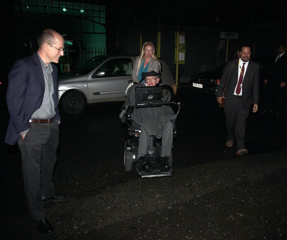  Prof Hawking went out for dinner with friends and aides