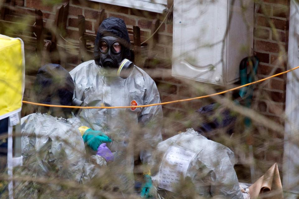  Experts are sweeping the Russian spy's house for clues as to why and how he was poisoned