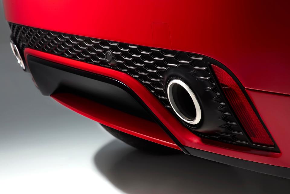  Jag's new SUV is powered by a choice of petrol and diesel engines ranging from 148bhp to 296bhp