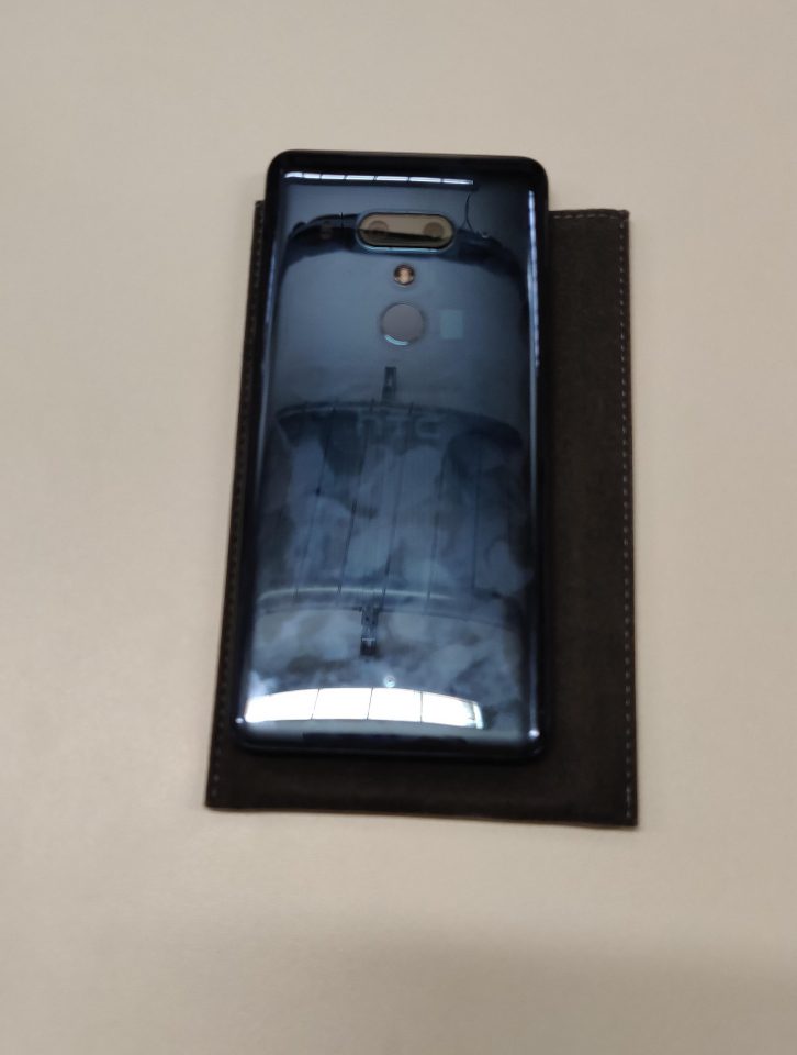 HTC U12+
