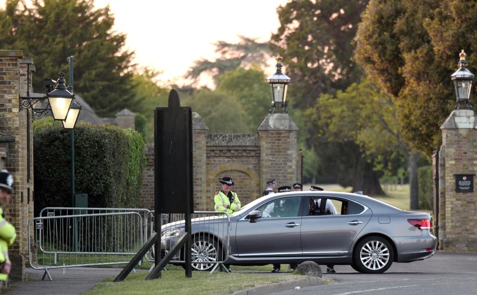  George and Amal Clooney arrive at Frogmore House for the evening reception