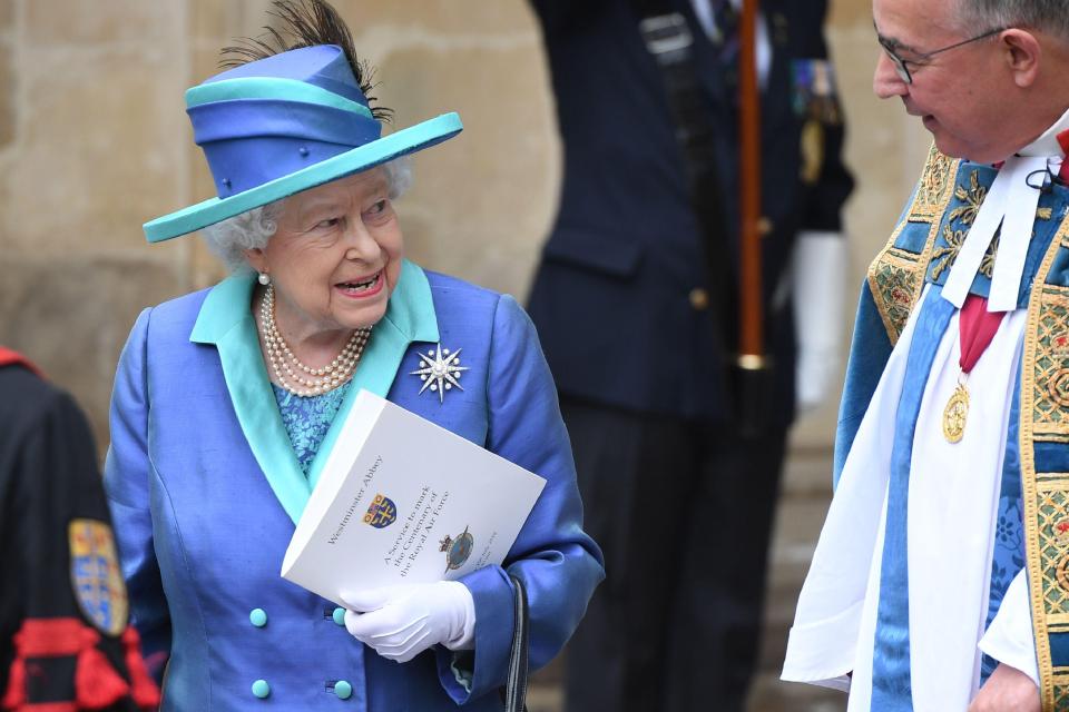 Donald Trump will meet meet the Queen before flying up to Scotland for a private two-day visit