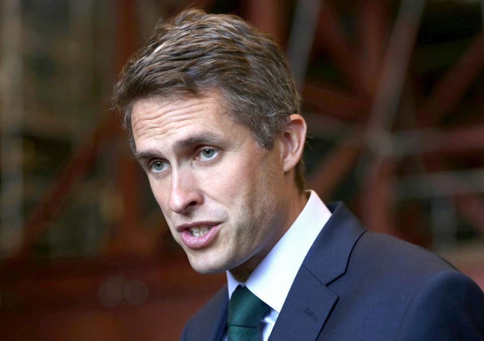  Gavin Williamson announced the pay increase for the Armed Forces