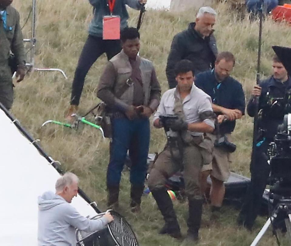  Oscar could be seen appearing to check his lines before the start of filming