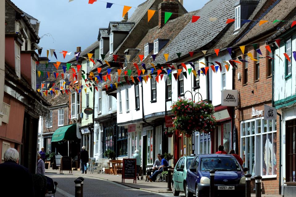  Enjoy Bury's bustling main square and an award-winning 14-acre park